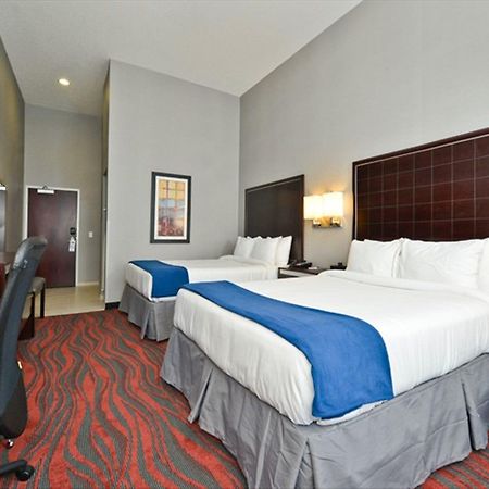 Holiday Inn Express & Suites Utica By Ihg Pokój zdjęcie
