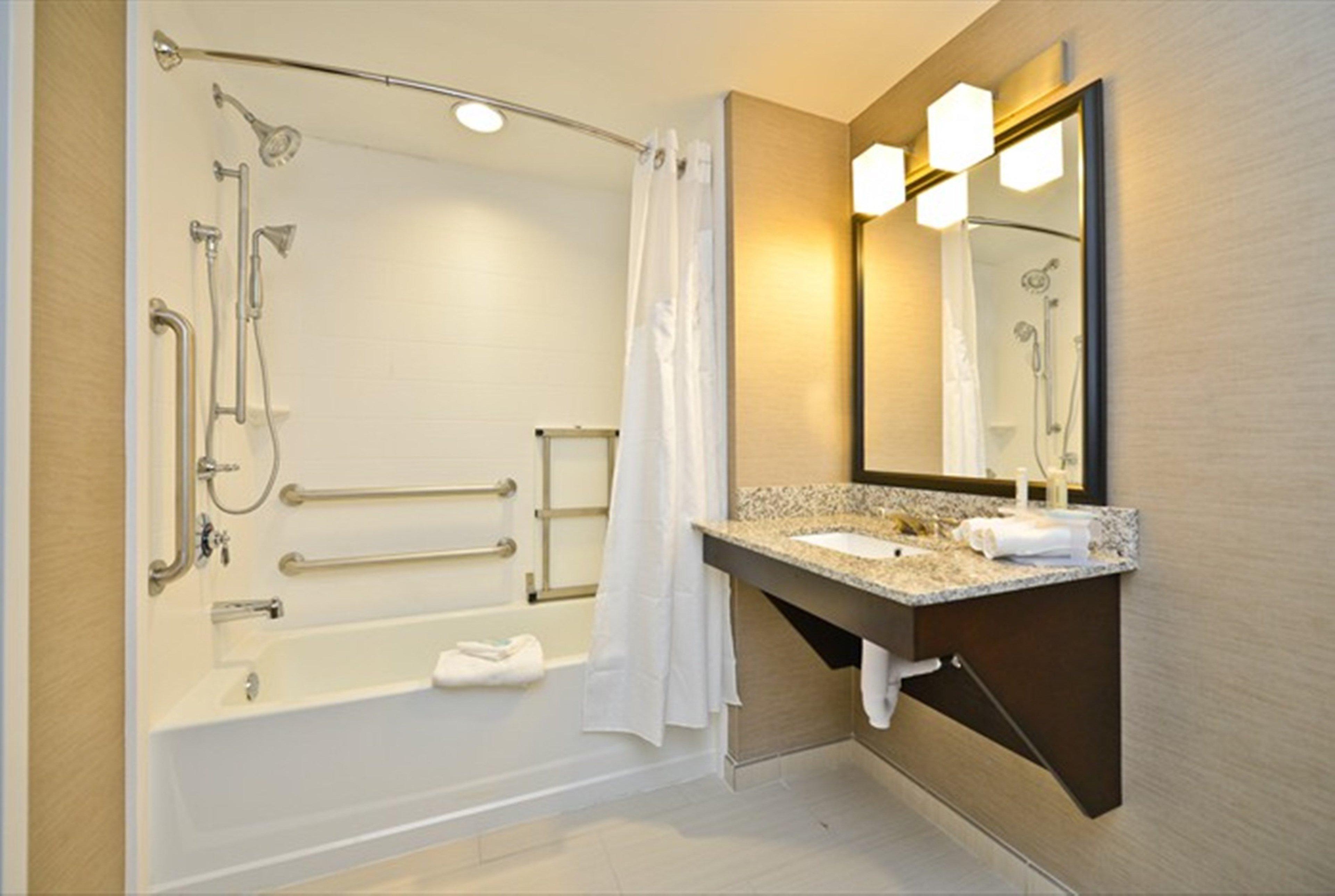 Holiday Inn Express & Suites Utica By Ihg Zewnętrze zdjęcie