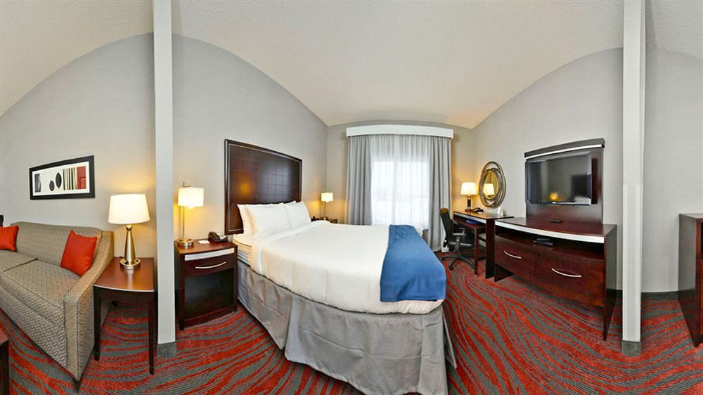 Holiday Inn Express & Suites Utica By Ihg Zewnętrze zdjęcie