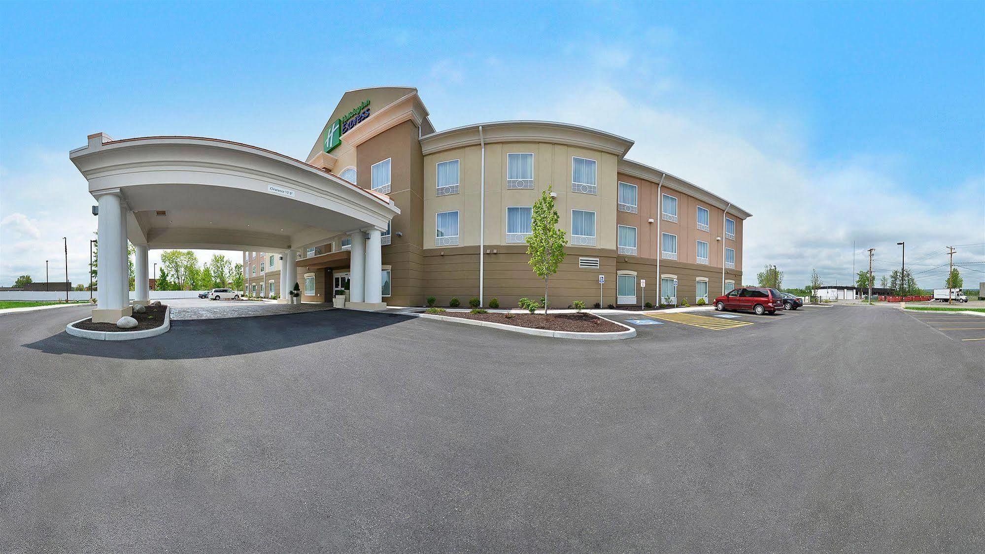Holiday Inn Express & Suites Utica By Ihg Zewnętrze zdjęcie