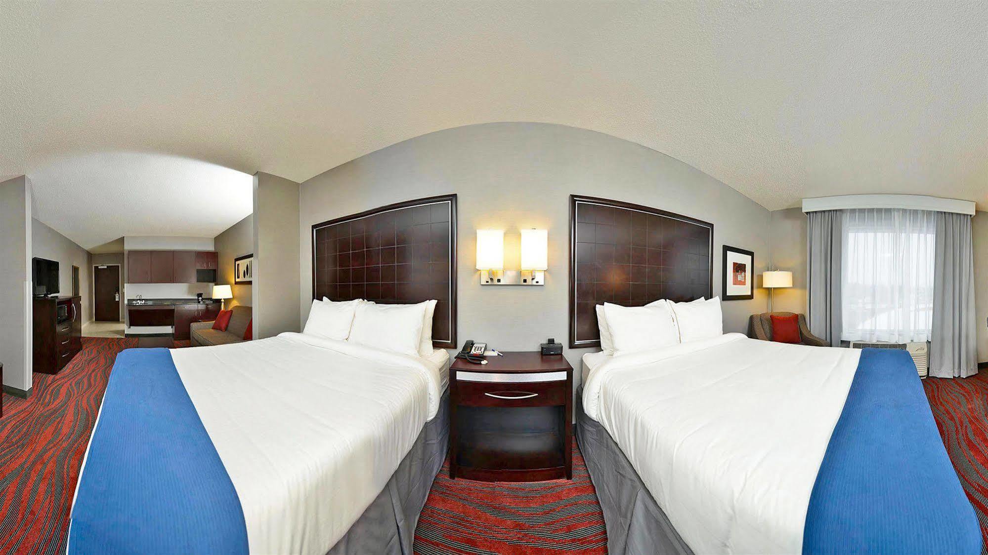 Holiday Inn Express & Suites Utica By Ihg Zewnętrze zdjęcie